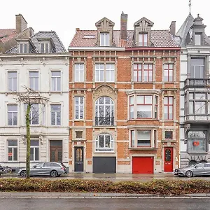 https://ribas-guestrooms.bruges-hotels.info